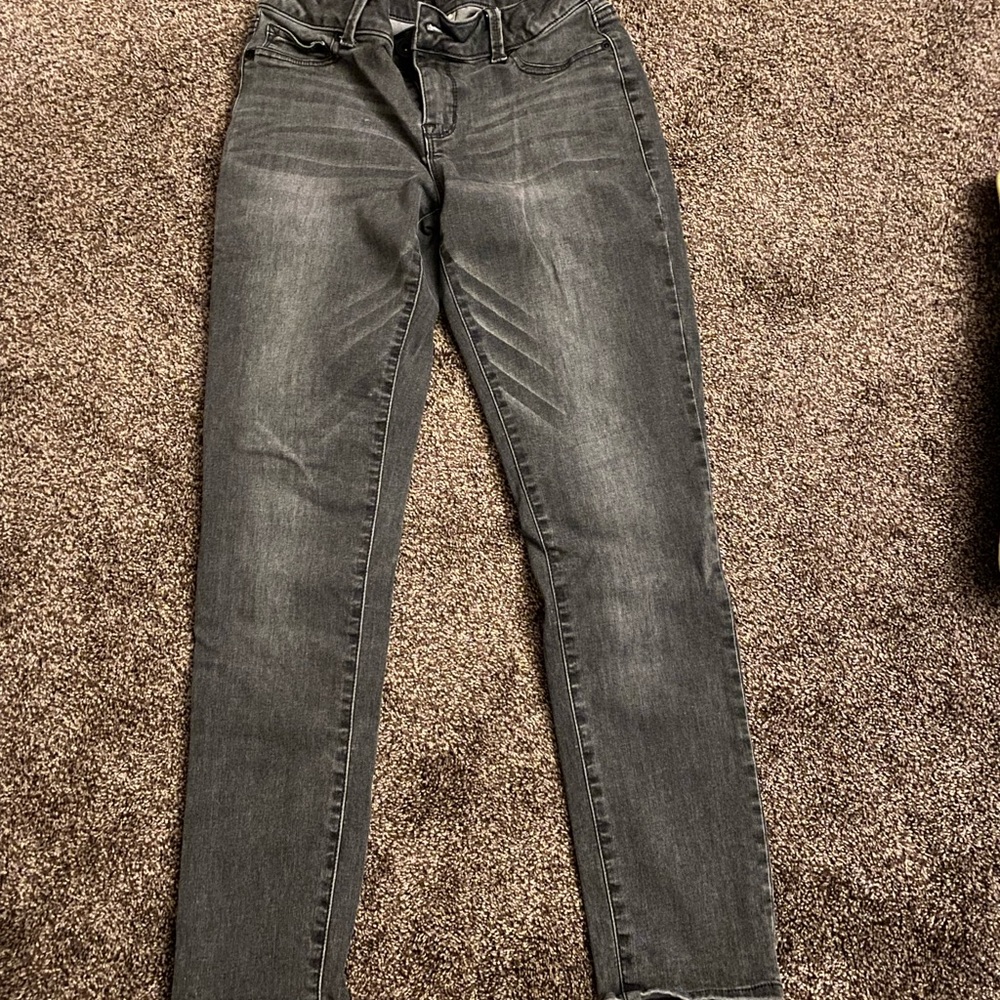 Maurice’s grey jeggings